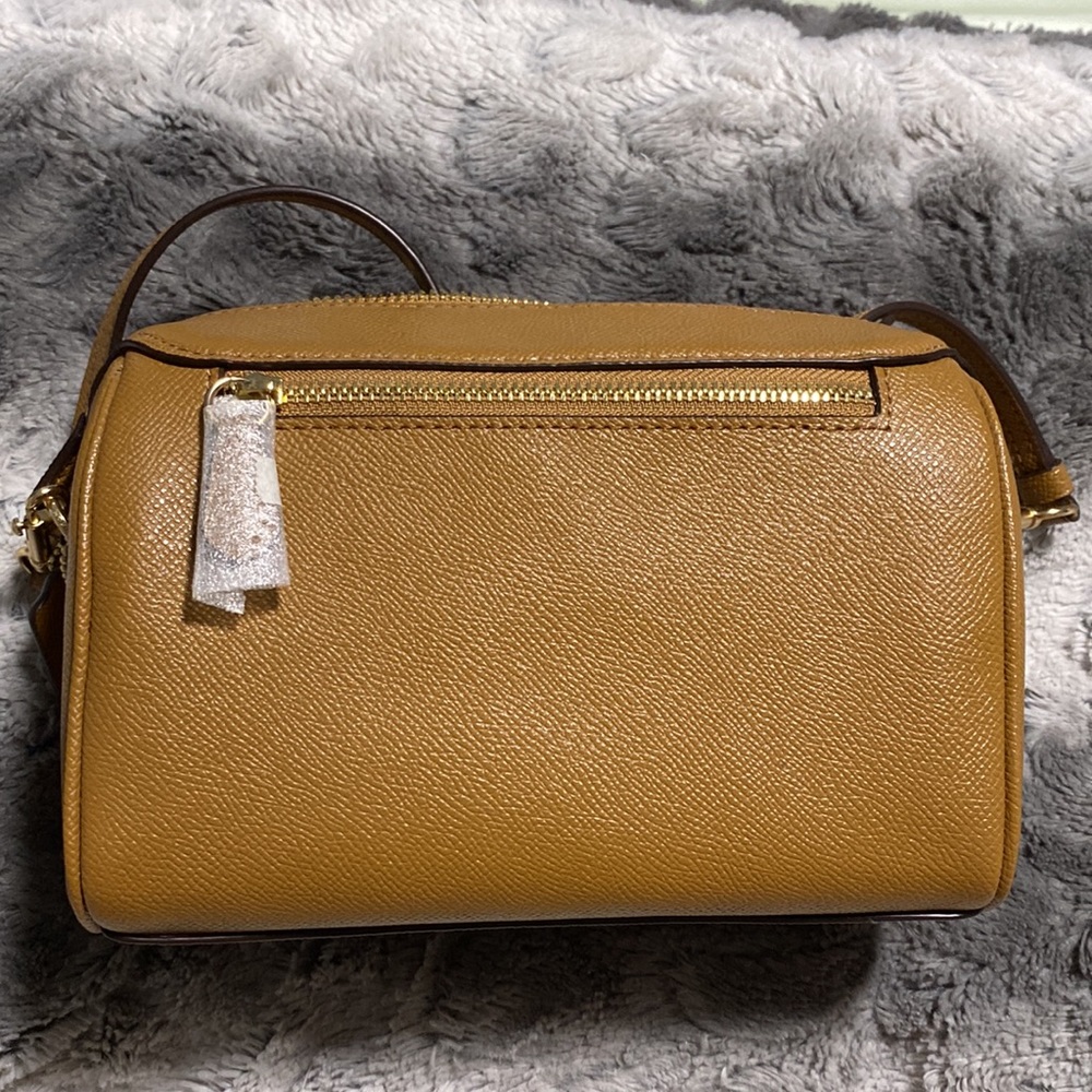 Coach - Picture 2 of 6
